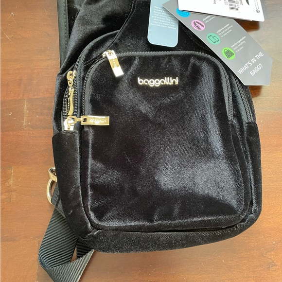 Baggallini Black Crossbody Bag New With Tags - Picture 2 of 10